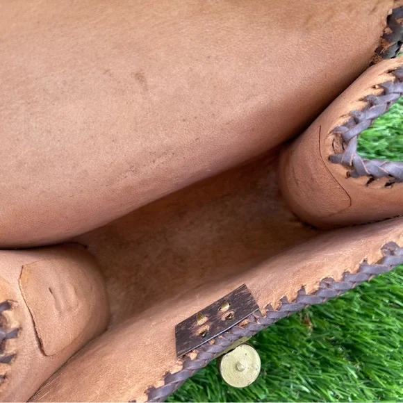 Vintage Handcrafted Floral Leather Bag/Crossbody - Picture 5 of 13